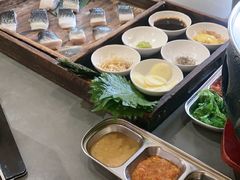 -围炉肉舍•炭烤活鳗•丹东海鲜烤肉(步行街店)