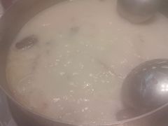 -洪氏嗨捞·广东猪肚鸡·椰子鸡火锅(西咸万象城店)