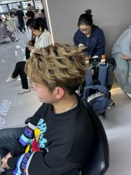 -宫铭烫发染发接发店