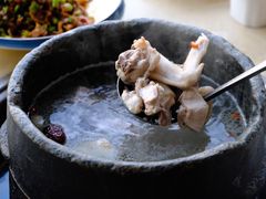 墨脱石锅椰子鸡-墨脱石锅椰子鸡•香草鸭•东山羊(大东海店)