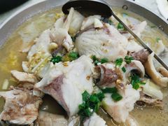-临江餐馆二楼美食部落