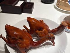 玻璃脆皮香茅石岐乳鸽-炳胜私厨(万象前海店)