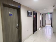 -简洛澜山酒店(武汉光谷步行街店)