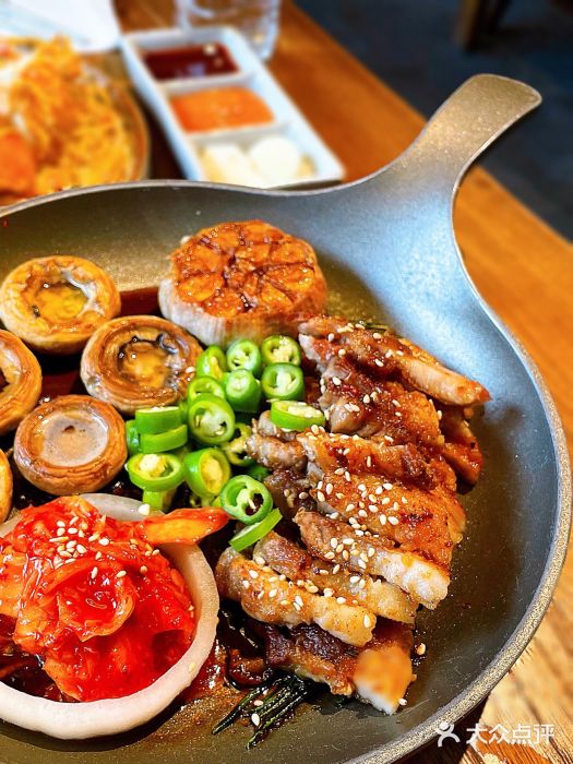 TAIFORKS 大福食堂·山葵烤肉料理·拌饭(宝安店)意式鳀鱼酱碳烤黑猪肉图片