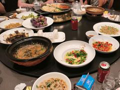-阿瓦山寨·湘菜现炒·剁椒鱼头王(咸阳总店)