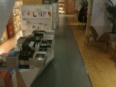 -新华里咖啡书吧(新华书店小寨店)