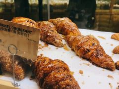 焦糖牛角包-PAPER STONE BAKERY(天环店)