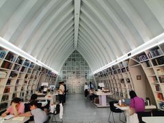 -钟书阁(松江泰晤士小镇店)