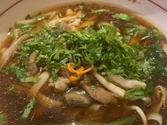 -呷佬·长沙手工米粉(金沙江路店)