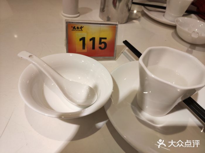 上海大饭堂(光大店)餐具摆设图片