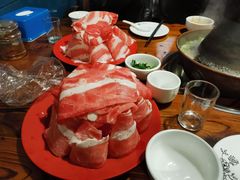 羊肉片-洞庭洲·防空洞火锅·烧烤·铜锅涮肉(新百广场店)
