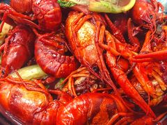 -虾弄弄海派小龙虾·牛羊蝎子火锅