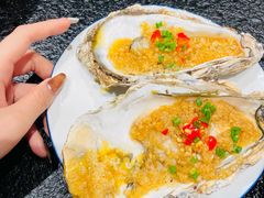 -何妹湿辣牛肉·粤式烧烤砂煲(桂雅路店)