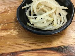 -丽虹云南过桥米线(兴工街店)