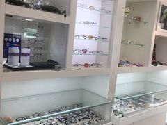 -明月眼镜(三坝店)