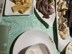 -浪里寻·臻牛养生牛肉火锅(方圆荟店)