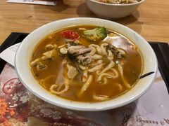 茄汁黑猪片儿川-陳八两面家(滨江天街店)