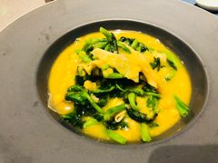 豌豆黄浸豌豆尖-半山腰·云南菜(侨福芳草地店)