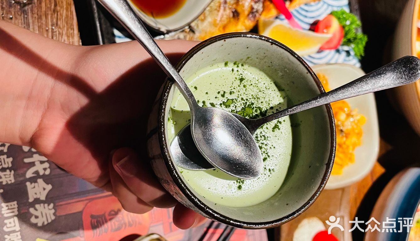 来京鹿日料店体验穿日式衣服吃美食[调皮]