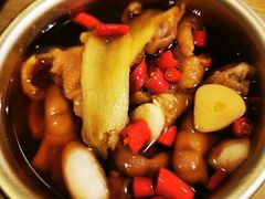 秘制凤爪-月半小炉焖烤