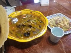 -老子山小鱼锅贴·龙虾馆