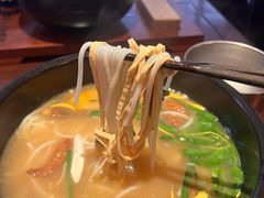 -银米·云南传统过桥米线(双廊黑金冠店)