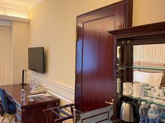 -深圳富苑皇冠假日套房酒店