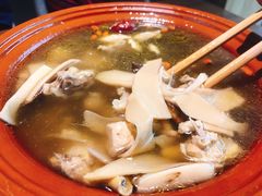 -有红鸡毛店·川菜(建设路店)