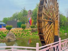 -雪山彩虹谷景区