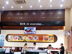 -覃记海鲜美食餐厅