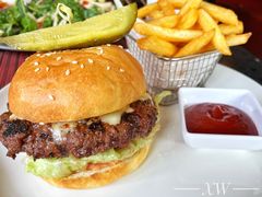 经典美式和牛牛肉汉堡-WOLFGANG PUCK KITCHEN & BAR(迪士尼小镇店)
