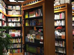 -西西弗书店&矢量咖啡(凯德晶萃广场店)