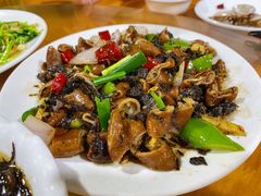 梅菜干烧肥肠-温州一家人美食(西木头市店)