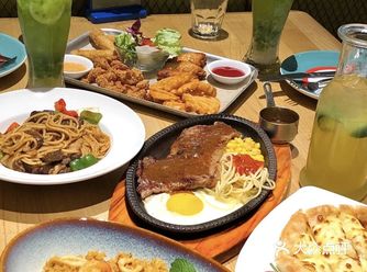 看着菜单点的 黑椒牛柳意面还不错 牛柳量很足