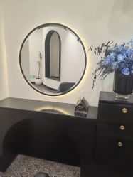 -SWANK SALON