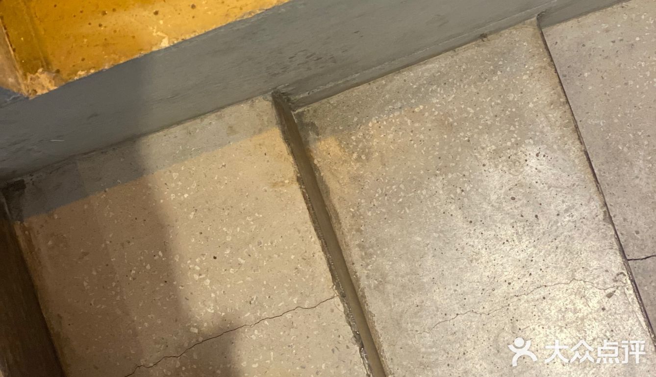 铁公鸡一毛不拔?