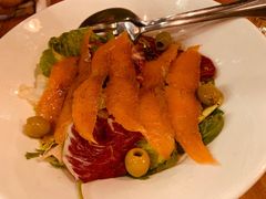 蔬菜色拉配烟熏三文鱼-La Tavernetta(Bar à Vin)(乌鲁木齐路店)