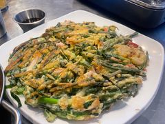 海鲜葱饼-富乐满韩国正宗炸鸡韩国料理(虹泉路店)