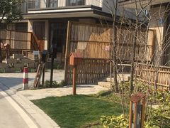 -田园东方蜜桃村的田野营地
