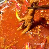 东门大桥附近的怀旧火锅店
