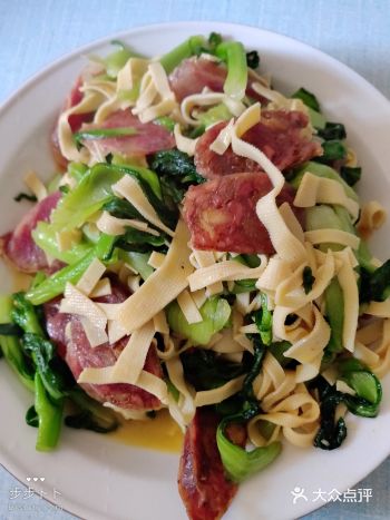 荤素の搭配 — 青菜千张炒香肠