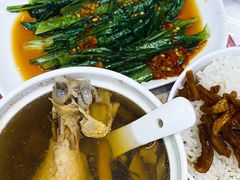 鲜杂菌炖鸡腿-钟姐炖品(万象城店)