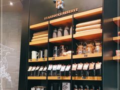 零售区-星巴克臻选(成都来福士店)