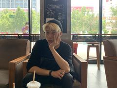 靠窗位-星巴克(济宁万达广场店)