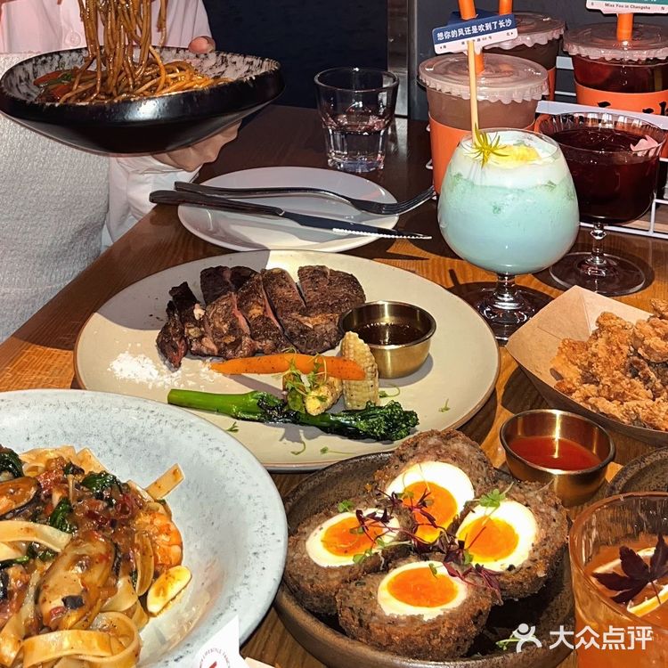 江景无敌了 !!我怀疑这家餐厅在贩卖人间浪漫💕