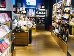 -九木杂物社(新奥购物中心店)