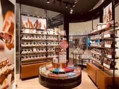 -Laderach 莱德拉(上海环贸iapm店)