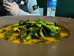 豌豆黄浸豌豆尖-半山腰·云南菜(侨福芳草地店)