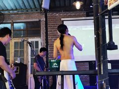 -席娜卡琳火车铁道夜市