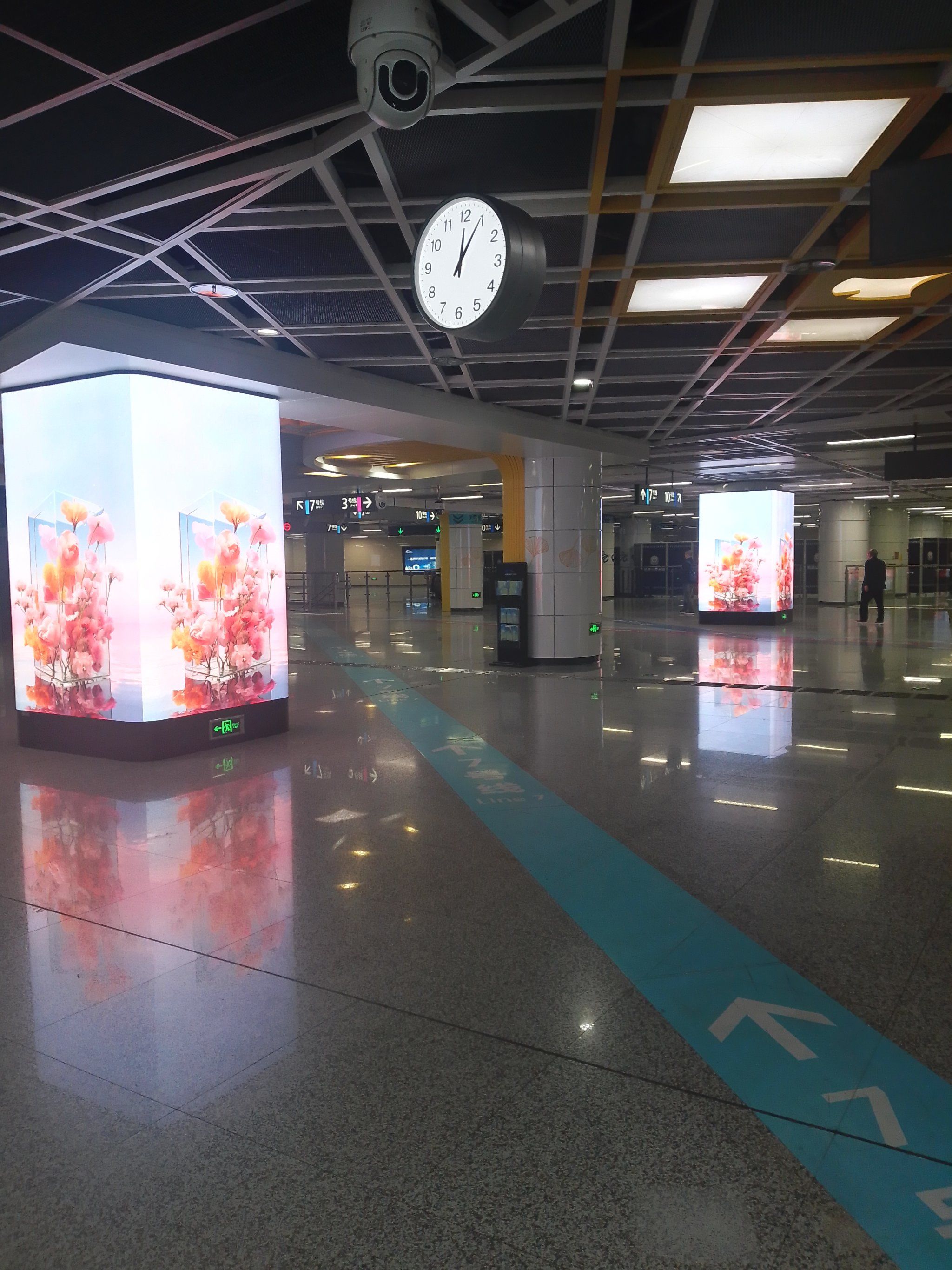 成都地铁|带大家来看太平园地铁站的"银杏叶"